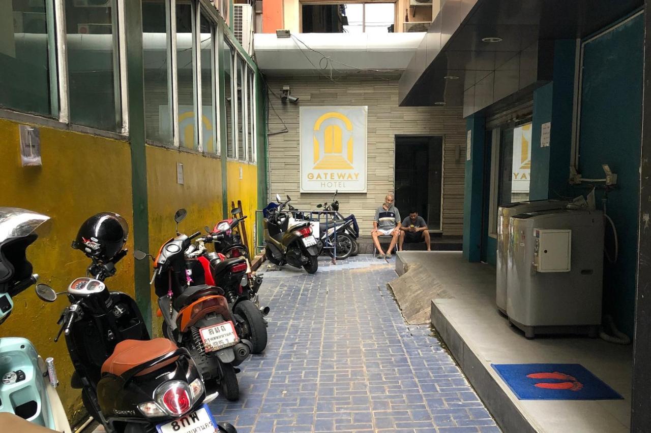 Oyo 1146 Paris In Bangkok Hotell Exteriör bild